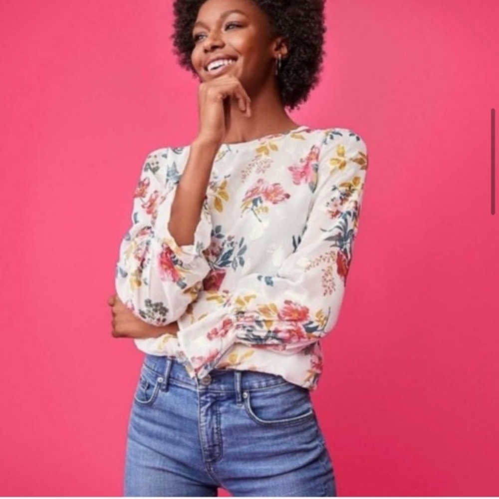 2/$20 Beautiful tinsel blouse from the loft!